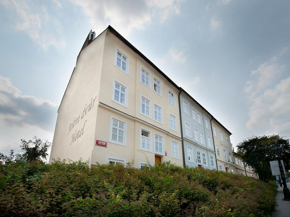 فندق إي أيه جيليني دافور براجا كاستل